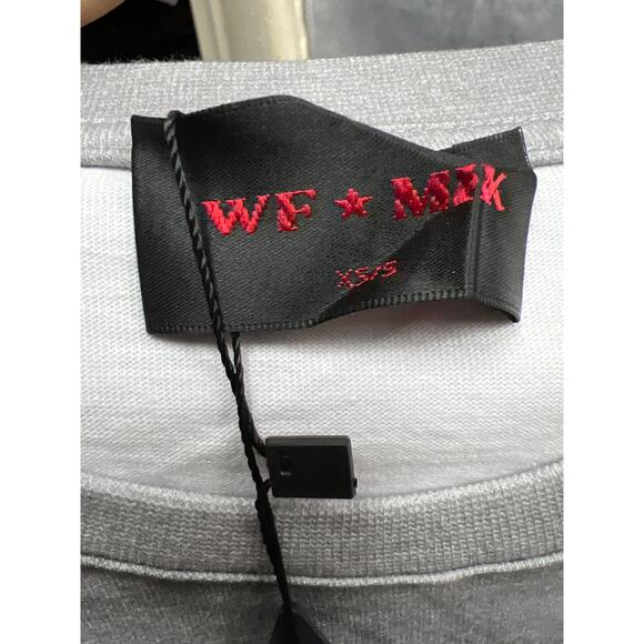 White Fox Boutique Link In Bio! Oversized Tee Greyscale Size XS/S - Picture 11 of 12